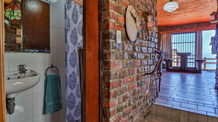 4 Bedroom Property for Sale in De Kelders Western Cape